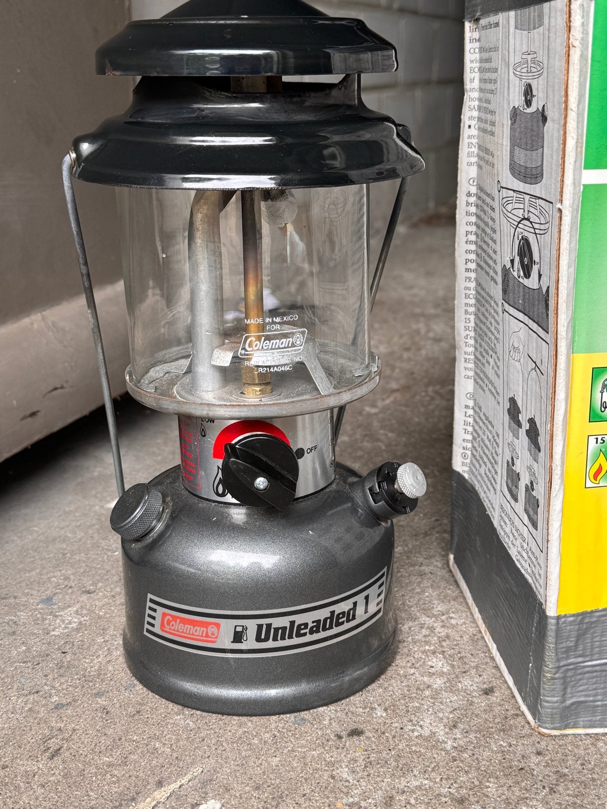 Coleman Unleaded 1 Benzine Lantaarn met Primus fles, Ophalen of Verzenden, Zo goed als nieuw