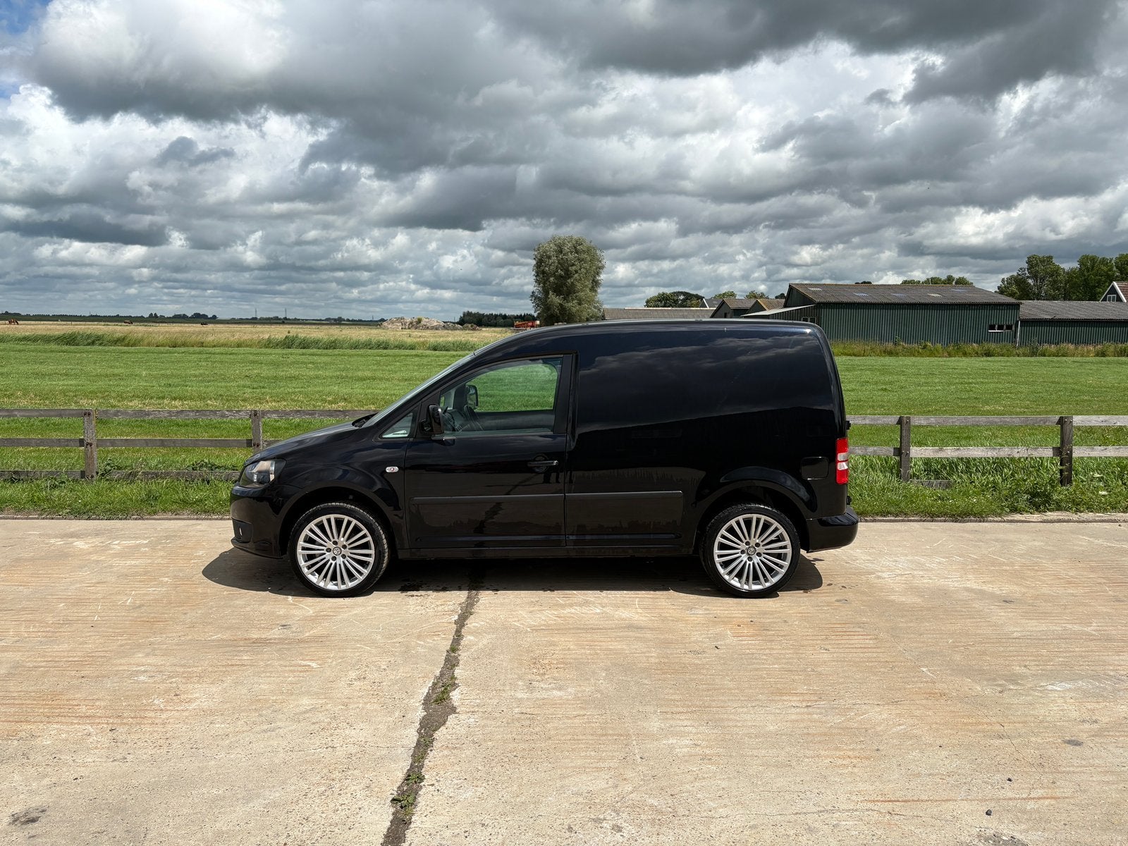 Volkswagen Caddy 1.6 D 75KW, lederen bekleding!, Auto's, Voorwielaandrijving, 4 cilinders, 700 kg, Volkswagen
