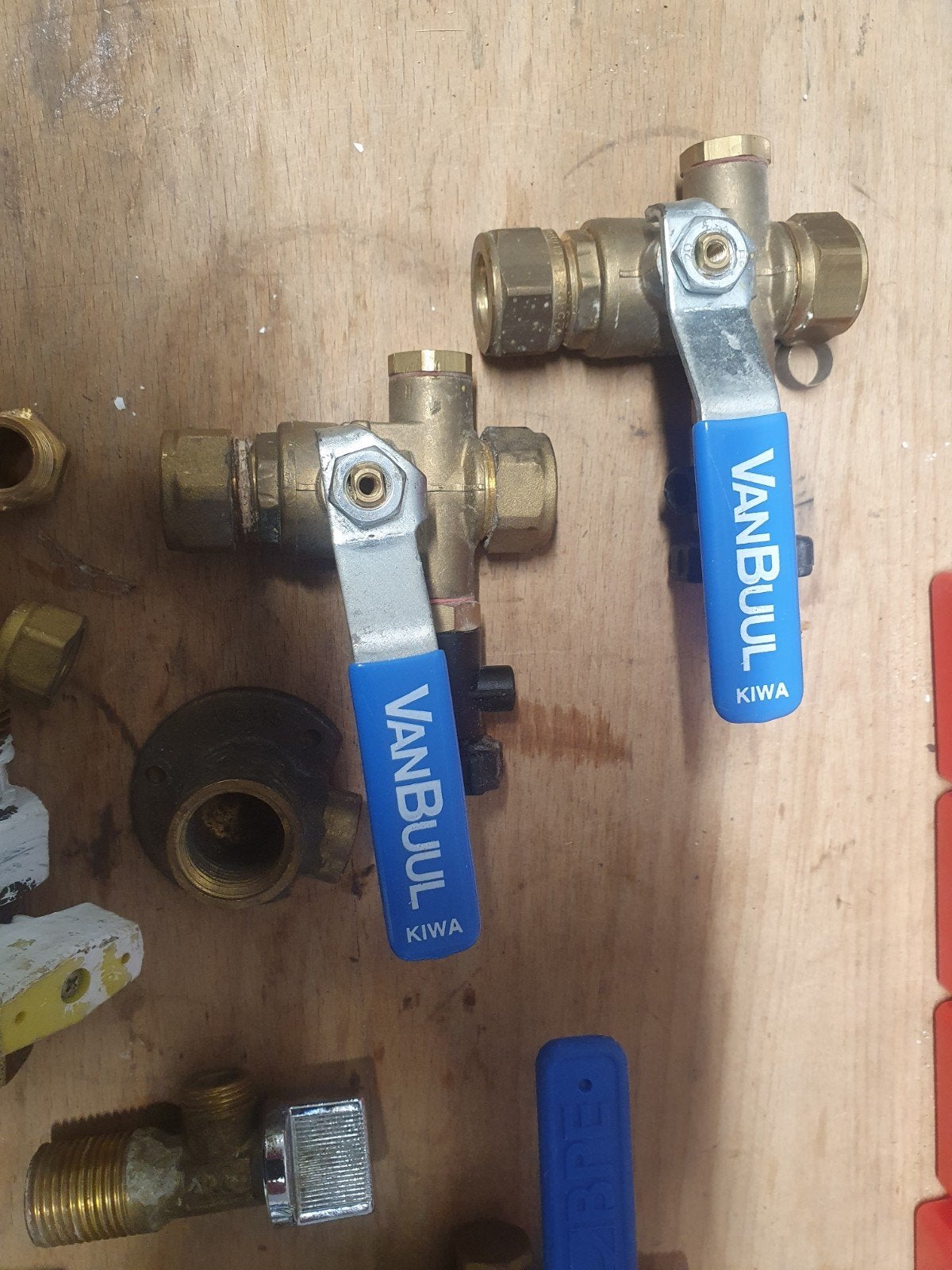 Diverse koperen en messing fittingen en kranen, Ophalen of Verzenden, Gebruikt, Koper, Overige typen