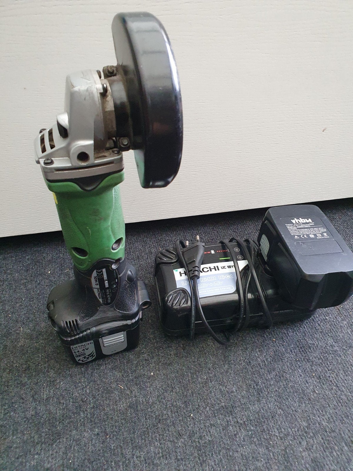 Hitachi accu slijpmachine, Doe-het-zelf en Verbouw, Gereedschap | Slijpmachines, Ophalen of Verzenden, Minder dan 700 watt, Haakse handslijpmachine