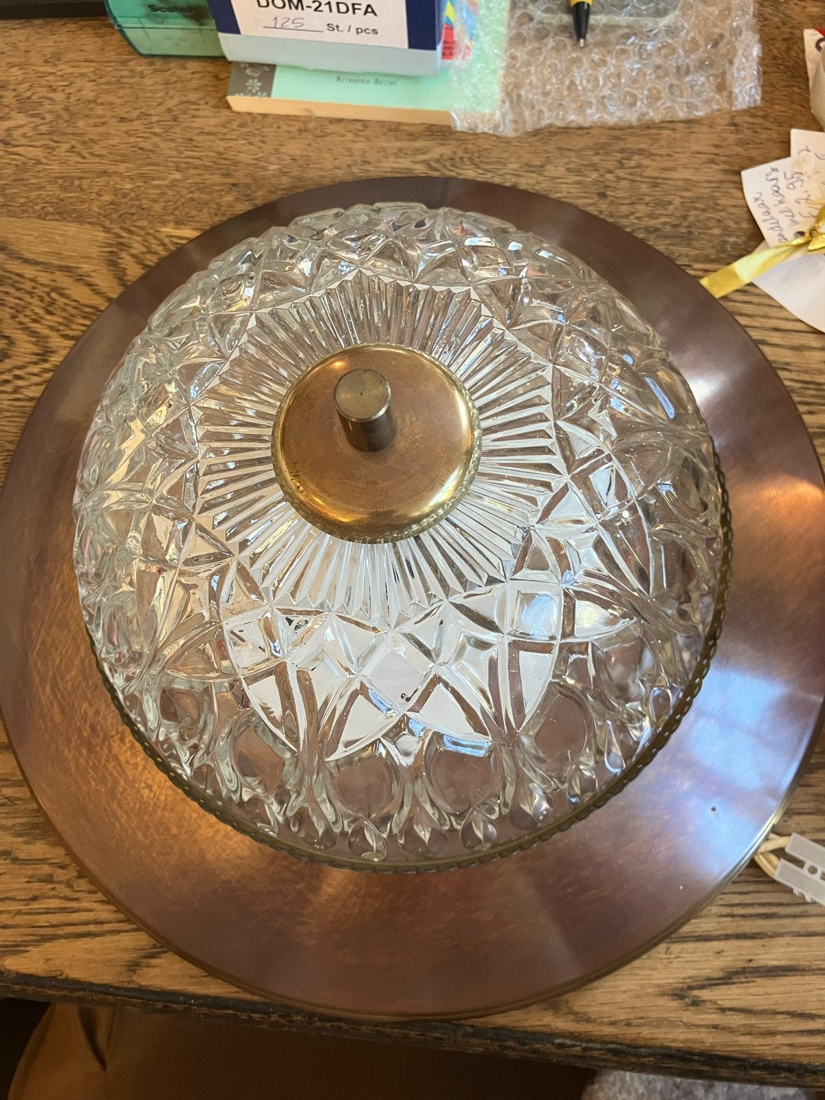 Vintage Plafondlamp met Geslepen Glas en Koperen Rand, Ophalen of Verzenden