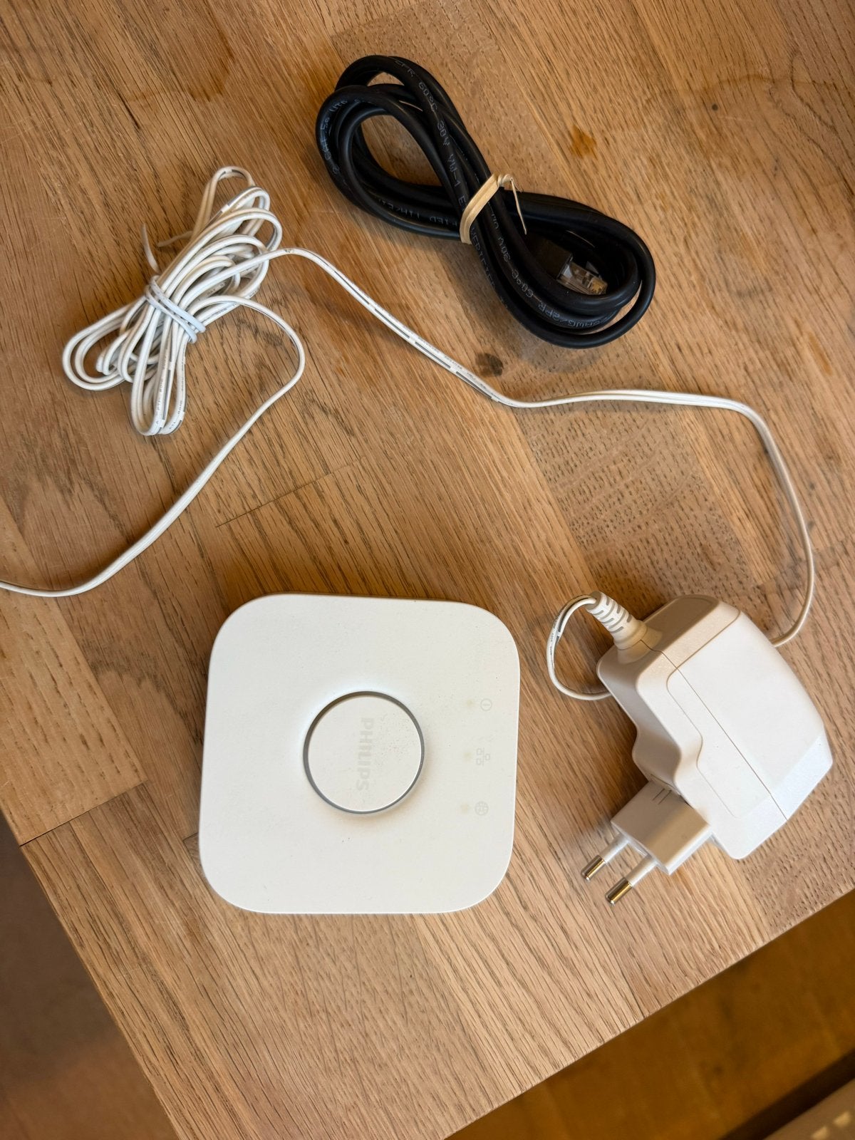 Philips Hue Bridge V2, Huis en Inrichting, Ophalen, Wit, Gebruikt, Kunststof
