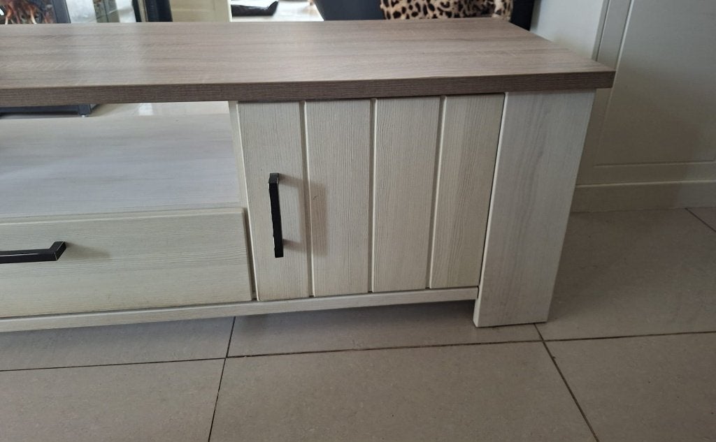 dressoir , tv kast, salon tafel. in goede staat, Ophalen