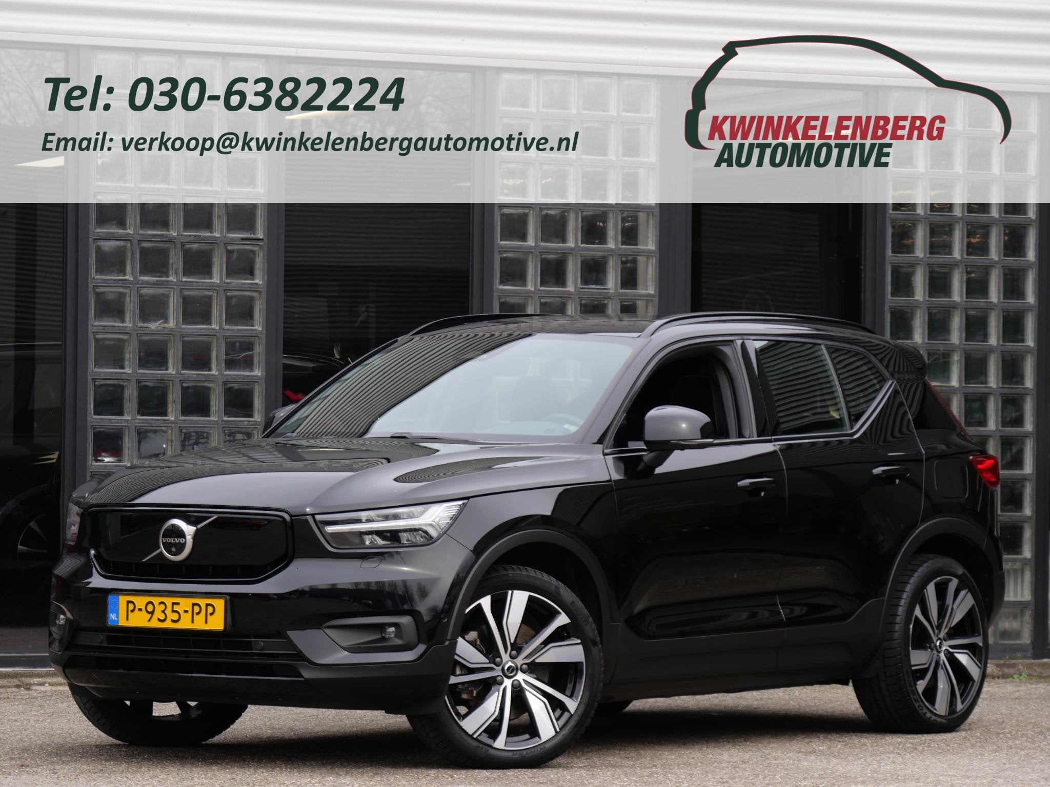 Volvo XC40 RECHARGE PRO/ PANORAMADAK/ 360CAMERA/ TREKHAAK/, Auto's, Volvo, Stof, Gebruikt, 417 km, Zwart