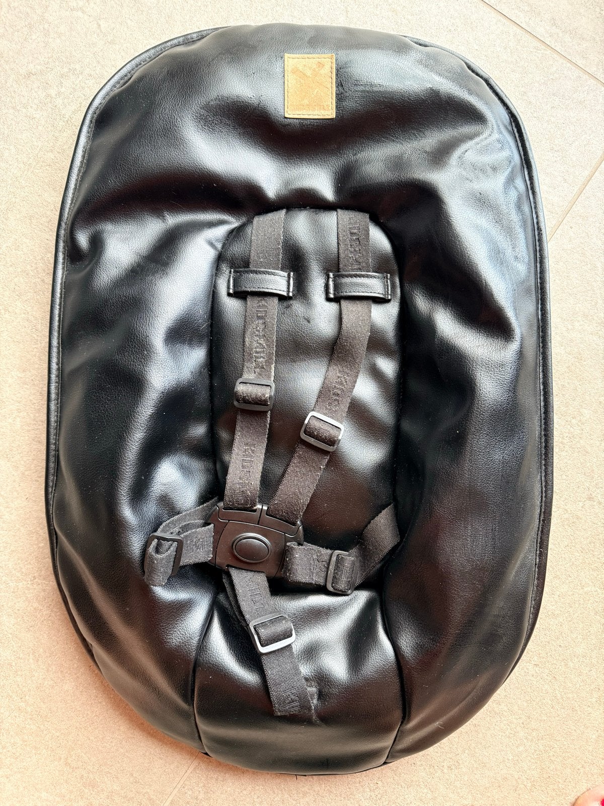 Kidsmill Up leatherlook kussen newborn set, Ophalen, Gebruikt