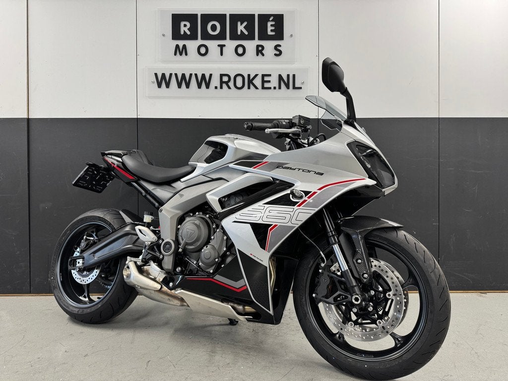 Triumph DAYTONA 660 (bj 2026), Motoren, Sport, 660 cc, Bedrijf