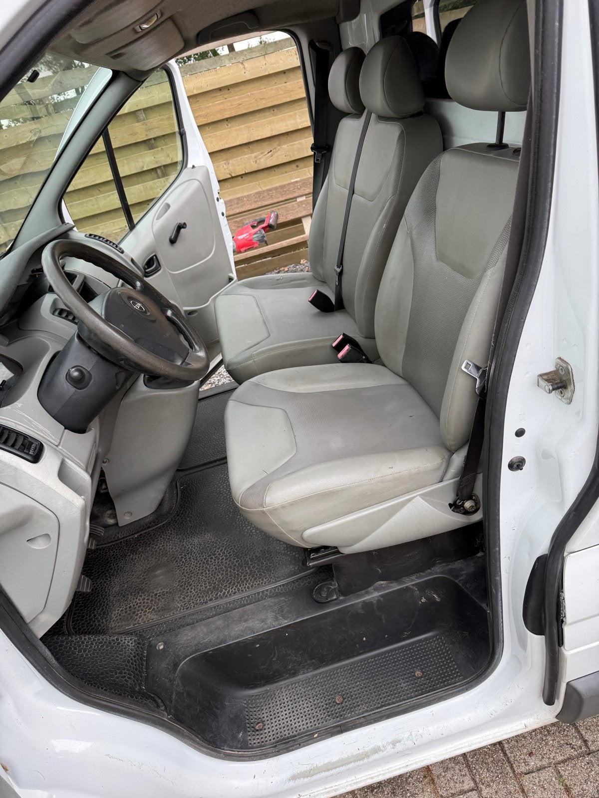 Opel Vivaro 1.9 DTI 2.9T L2h1 2004  185xxx, Voorwielaandrijving, Beige, 4 cilinders, 100 pk