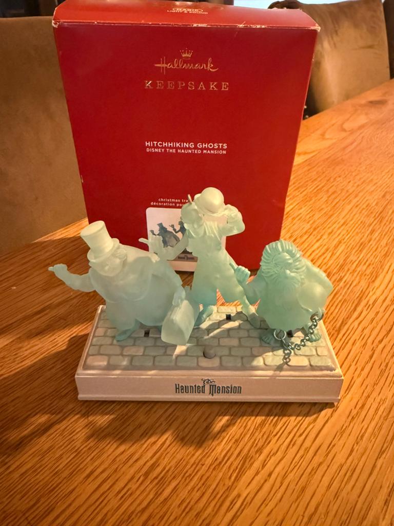 Disney Hallmark ornament Haunted Mansion, Ophalen of Verzenden, Overige figuren, Zo goed als nieuw, Beeldje of Figuurtje