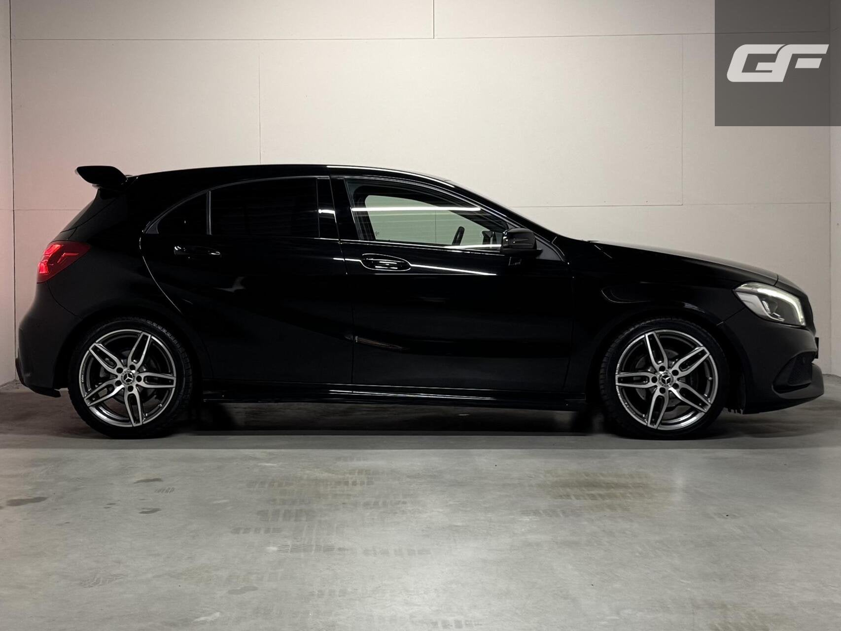 Mercedes A-klasse 200 AMG Carplay Navi Cruise Stoelver. Clim, Gebruikt, Met garantie (alle), 1595 cc, Bedrijf
