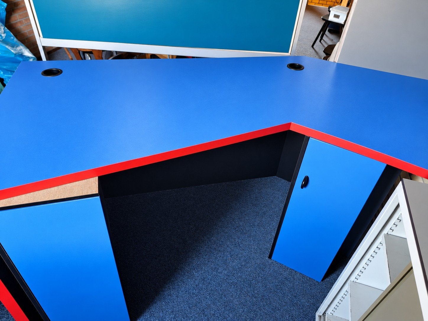Blauwe balie met rode accenten kastjes, Ophalen, Gebruikt, Kabelgoot, Overige materialen