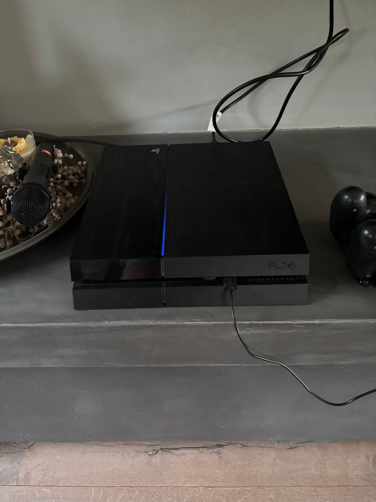 Gebruikte PS4 inclusief 4 spellen, Spelcomputers en Games, Spelcomputers | Sony PlayStation 4, Gebruikt, Original, 500 GB, Met 2 controllers