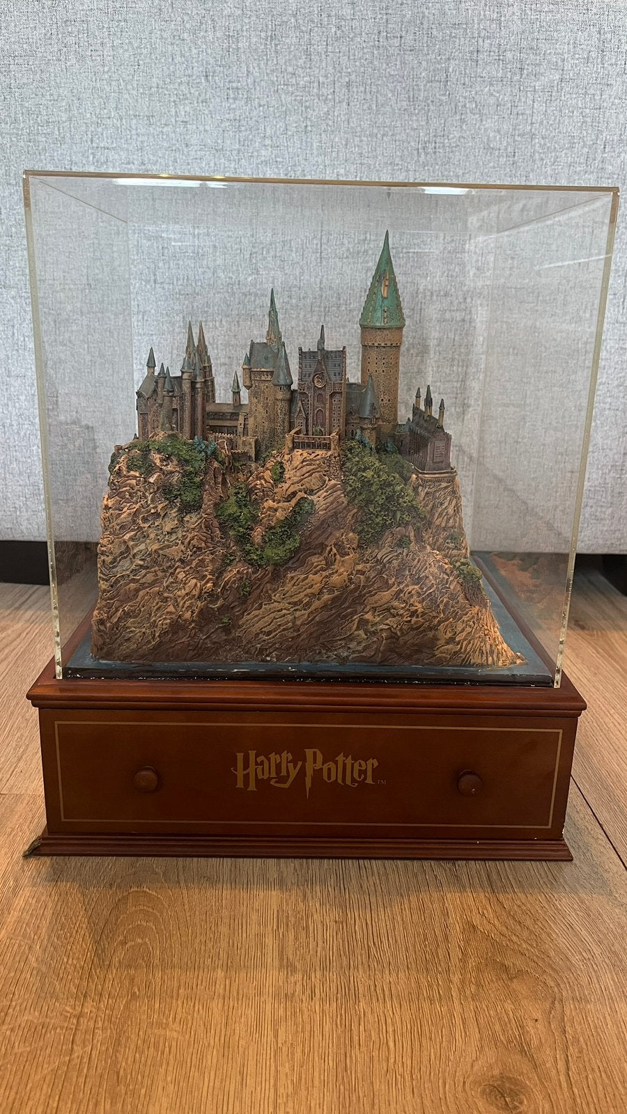 Harry Potter kasteel Zweinstein miniatuurversie, Verzamelen, Harry Potter, Ophalen, Zo goed als nieuw, Replica