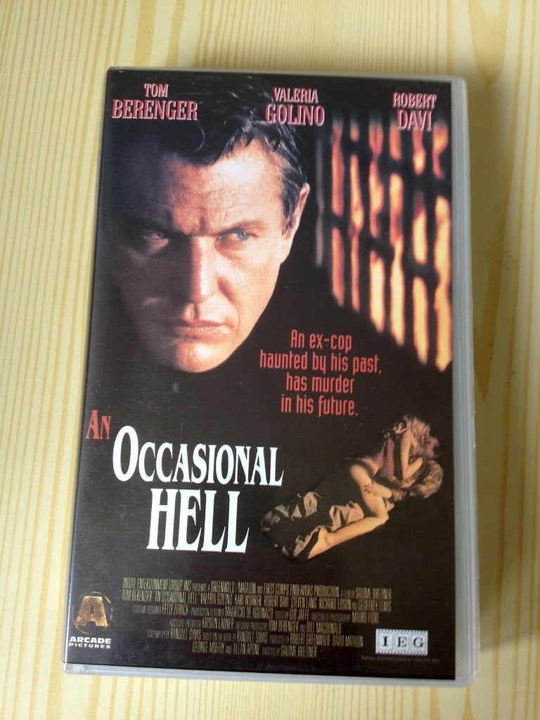 VHS An Occasional Hell met Tom Berenger en Robert Davi, Ophalen, Nederlands ondertiteld, Engels, Vanaf 16 jaar