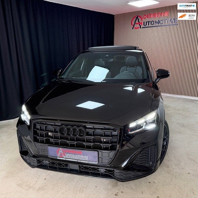 Audi Q2 35 TFSI S Line. Pano/ cam/drive/ black pakket, Auto's, 4 cilinders, 150 pk, Leder en Stof, Zwart