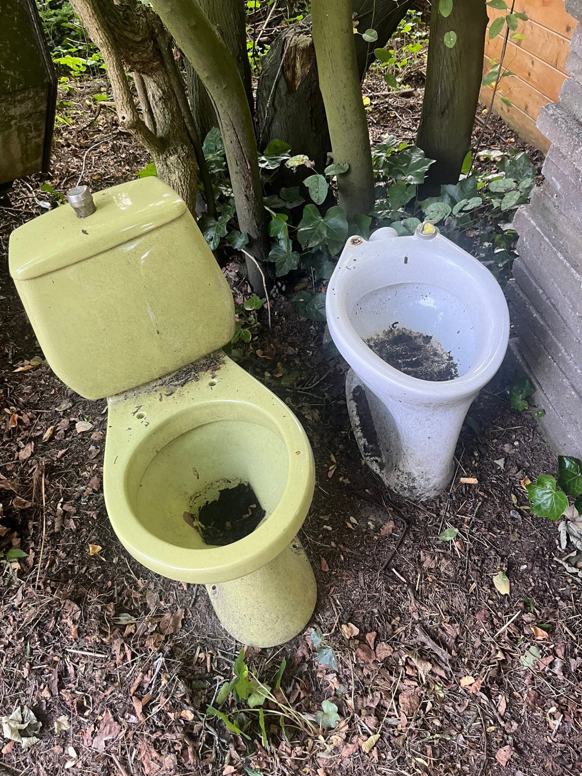 2 Oude wc’s groen en wit gratis op te halen, Ophalen, Gebruikt, Overige typen