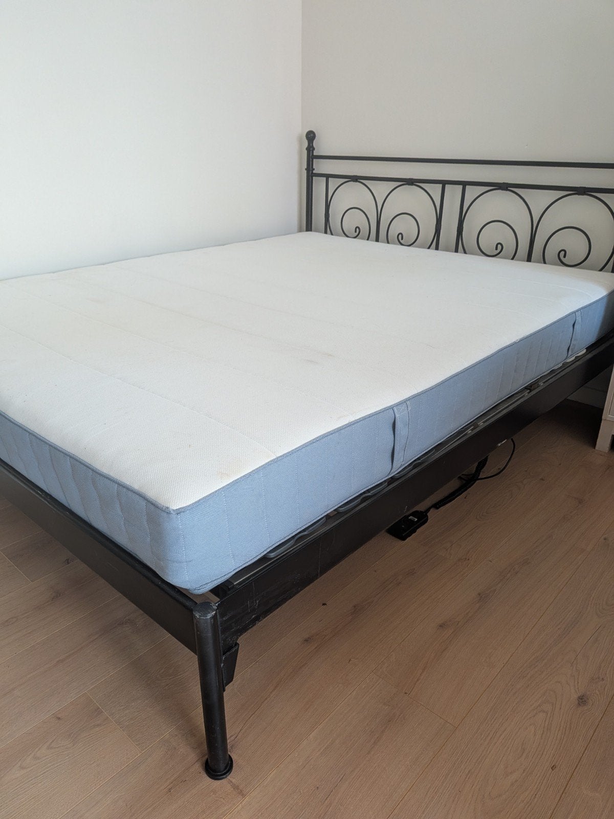 Ikea Vesteröy matras, zo goed als nieuw, Huis en Inrichting, Slaapkamer | Matrassen en Bedbodems, Ophalen, 210 cm, Tweepersoons