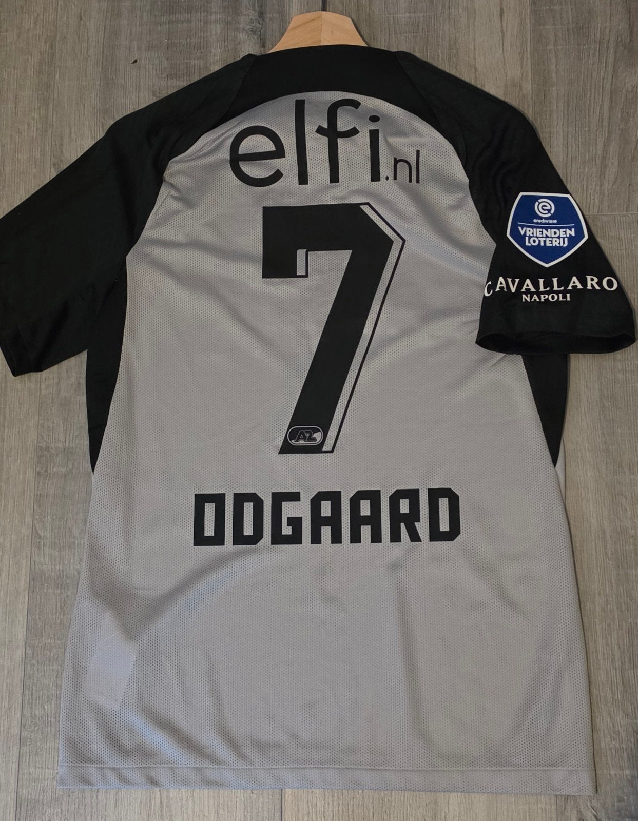 Matchworn Jens Odgaard AZ Shirt 2023-2024, Maat M, Ophalen of Verzenden, Gebruikt, Shirt