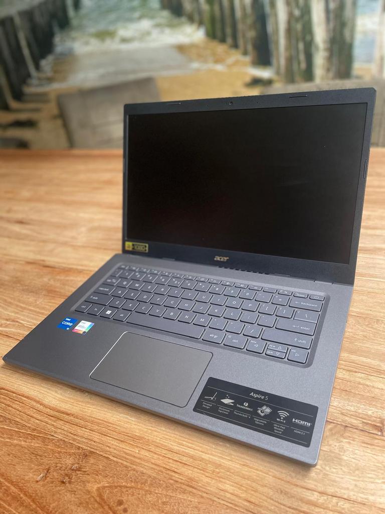Acer Aspire 5 - zgan, 2 tot 3 Ghz, Qwerty, 8 GB, 14 inch