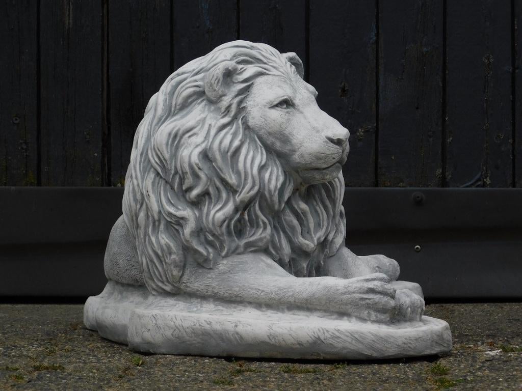 Set liggende leeuwen - vol steen, Tuin en Terras, Dierenbeeld, Steen, ., Ophalen of Verzenden