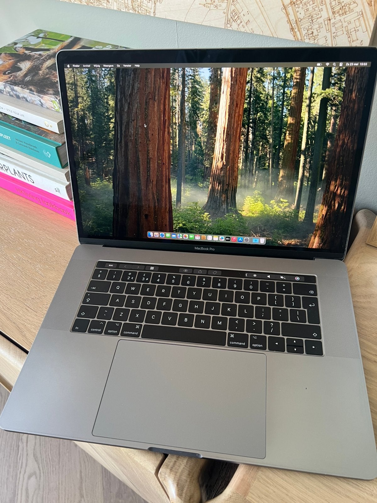 MacBook Pro 15 inch met een krachtige  i7 processor, 16Gb, MacBook Pro, 256 GB, 2 tot 3 Ghz, Ophalen of Verzenden