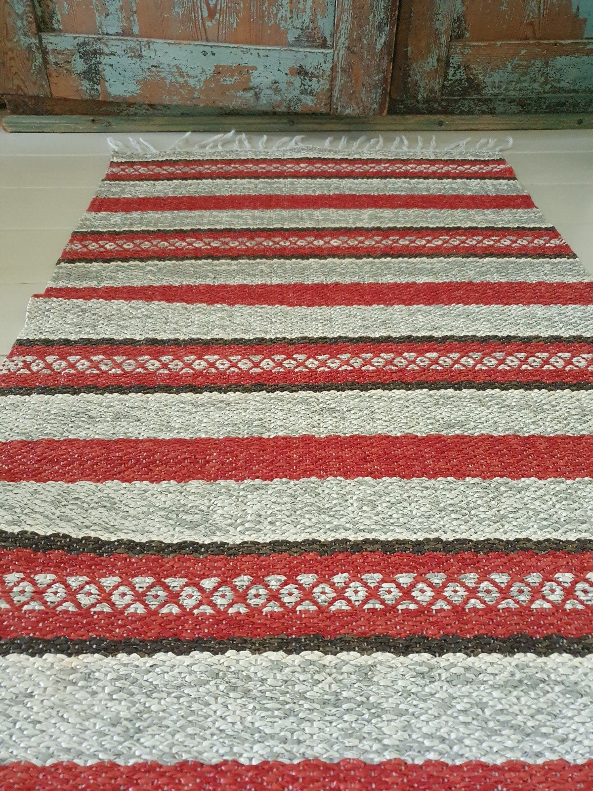 Zweeds: Plastmatta rood-grijs kunststof kleed 64x194, Huis en Inrichting, Ophalen of Verzenden, Rood, Rechthoekig