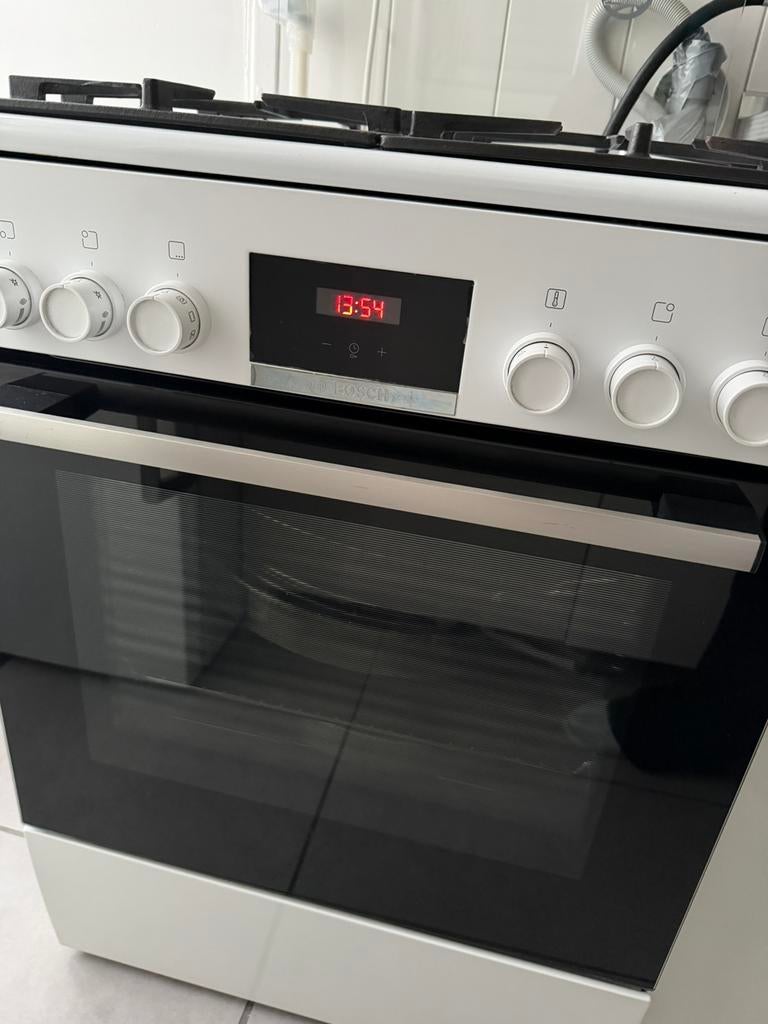 Bosch, Witgoed en Apparatuur, Fornuizen, Zo goed als nieuw, Vrijstaand, Gas, 4 kookzones, 85 tot 90 cm, Grill, Ophalen
