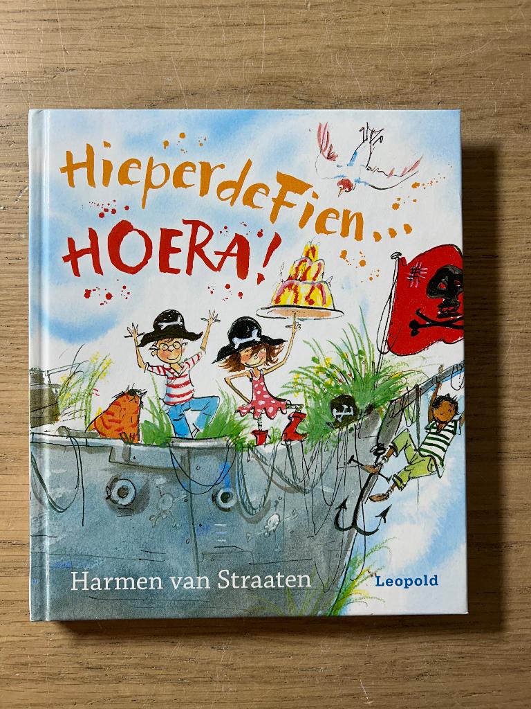 HieperdeFien! Hoera!, Ophalen of Verzenden, Zo goed als nieuw, Fictie algemeen