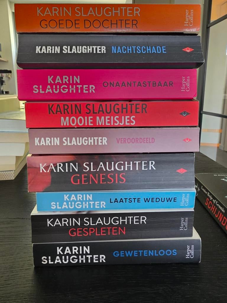 Karin Slaughter Boekenpakket - 9 Thrillers, Ophalen of Verzenden, Gelezen, Karin Slaughter, Nederland