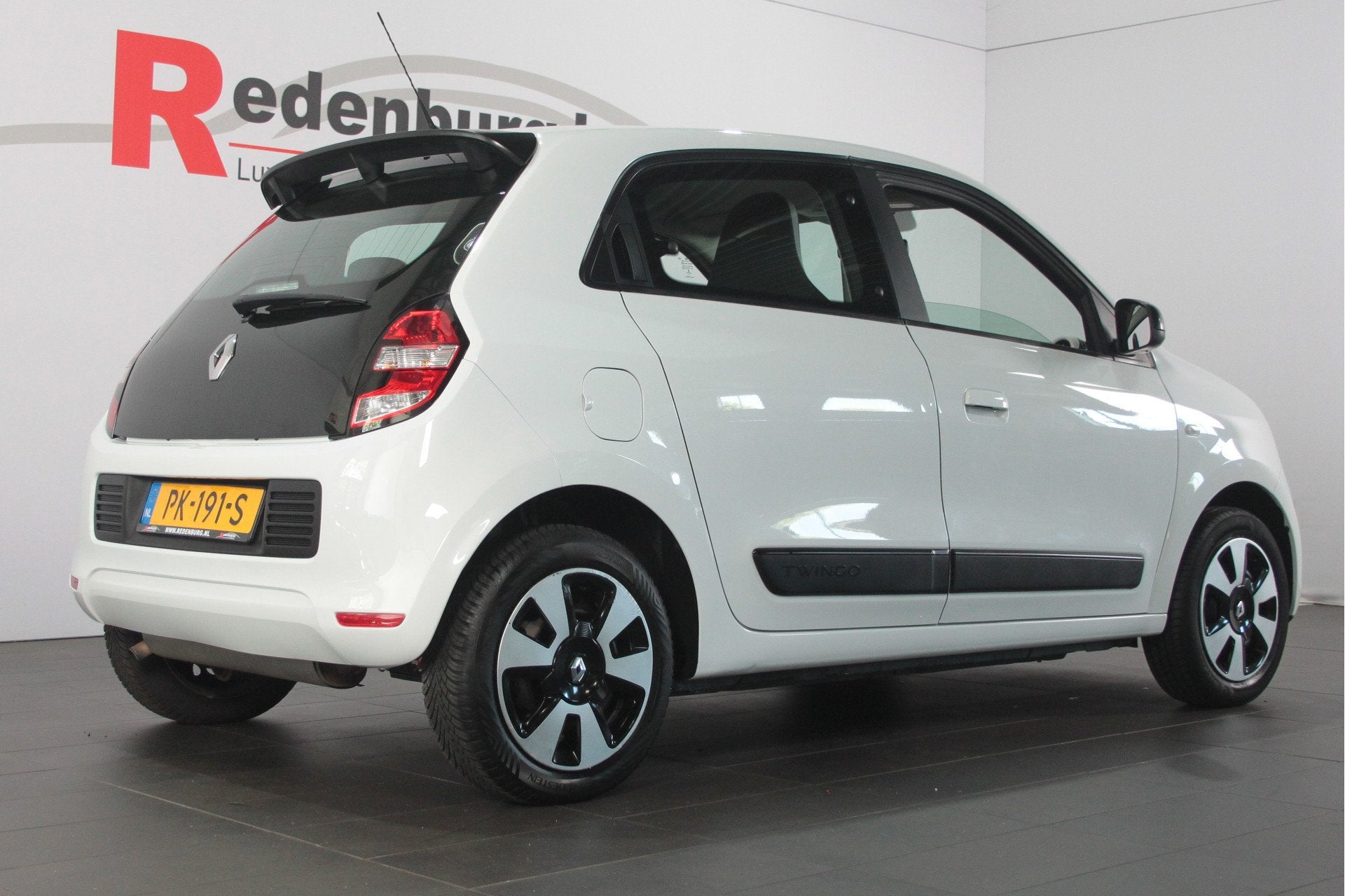 Renault Twingo 1.0 SCe Collection - Bluetooth / Cruise / Stu, Auto's, Gebruikt, Euro 6, 840 kg, 4 stoelen