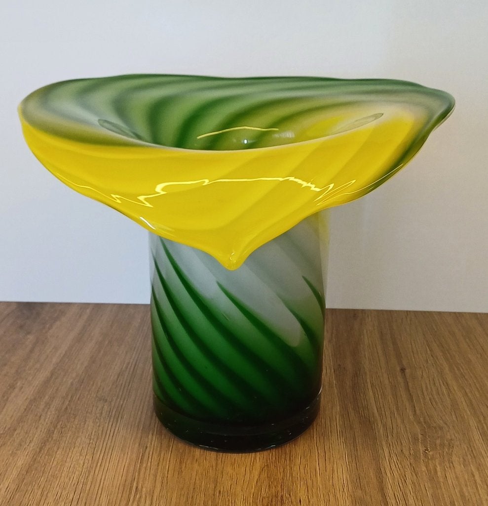 Artistieke, mondgeblazen glazen vaas, Ophalen, Handgemaakt, Meerkleurig, 22 cm