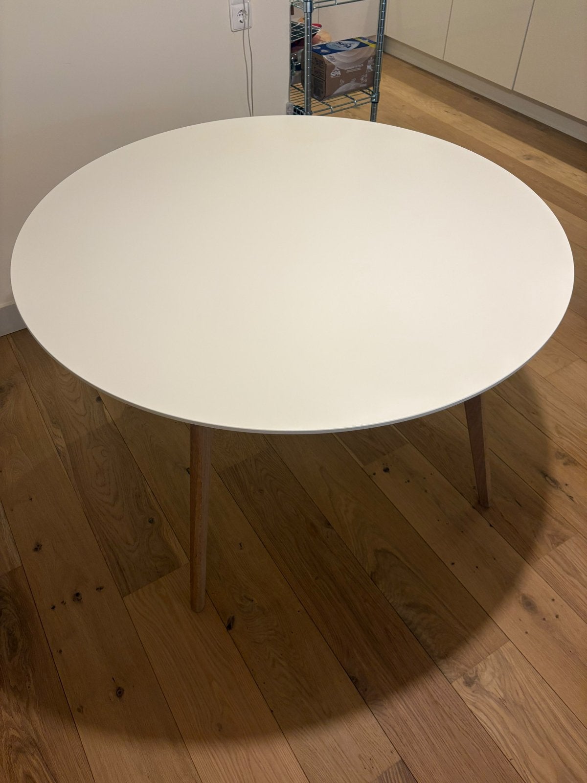 Solliden Livie | Ronde tafel ø 120cm | Wit met houten poten, Rond, Scandinavisch, Ophalen of Verzenden, Zo goed als nieuw