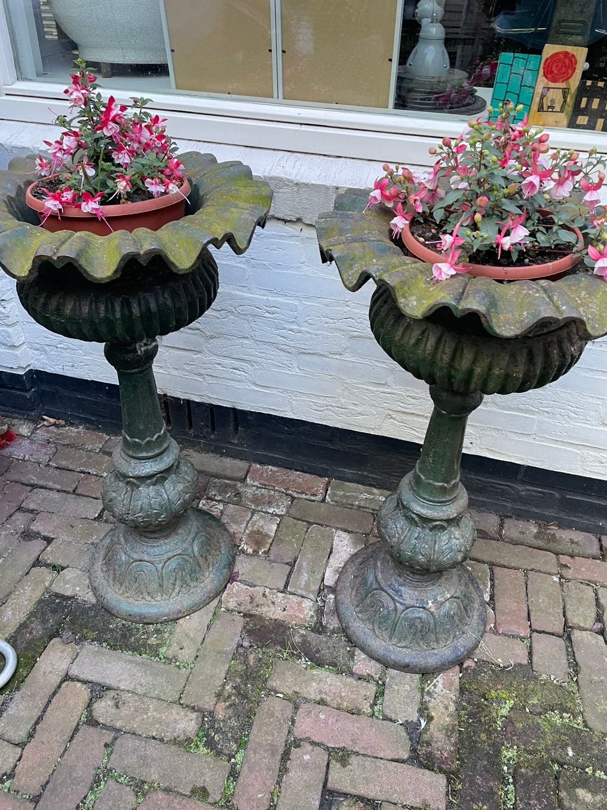 2x unieke gietijzeren pot, vaas, Tuin en Terras, Tuinvazen, Ophalen, Gebruikt