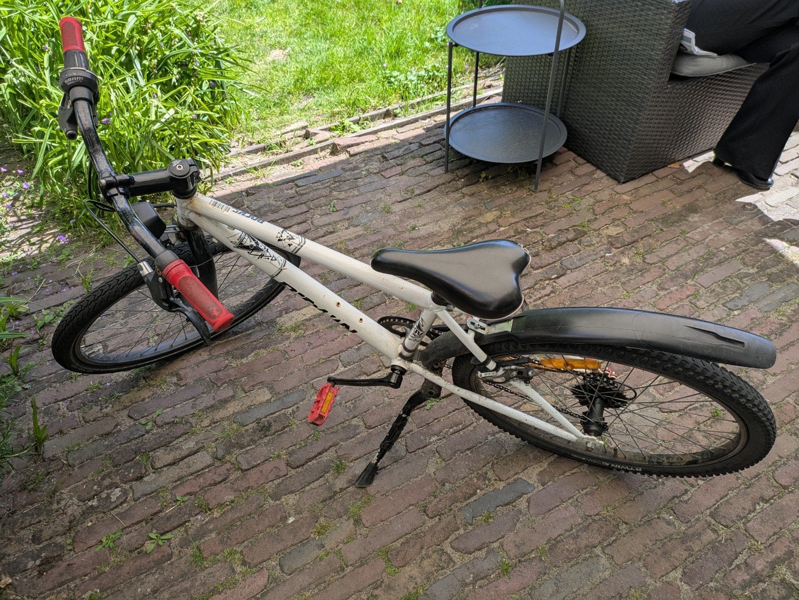 B'Twin Rockrider mountainbike kinderfiets - 24" wielen, Gebruikt, Velgrem, Versnellingen, Ophalen