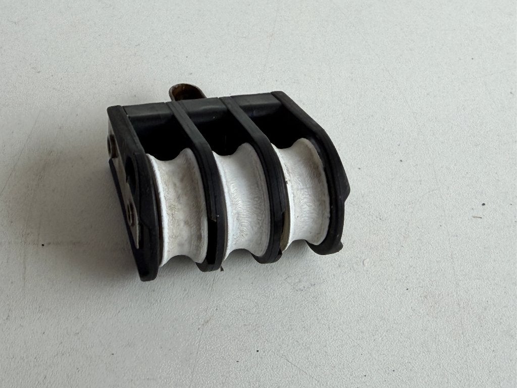 HYE 3 schijfs blok 29 mm tot 8 mm lijn, Watersport en Boten, Accessoires en Onderhoud, Ophalen of Verzenden, Gebruikt, Lijn of Blok