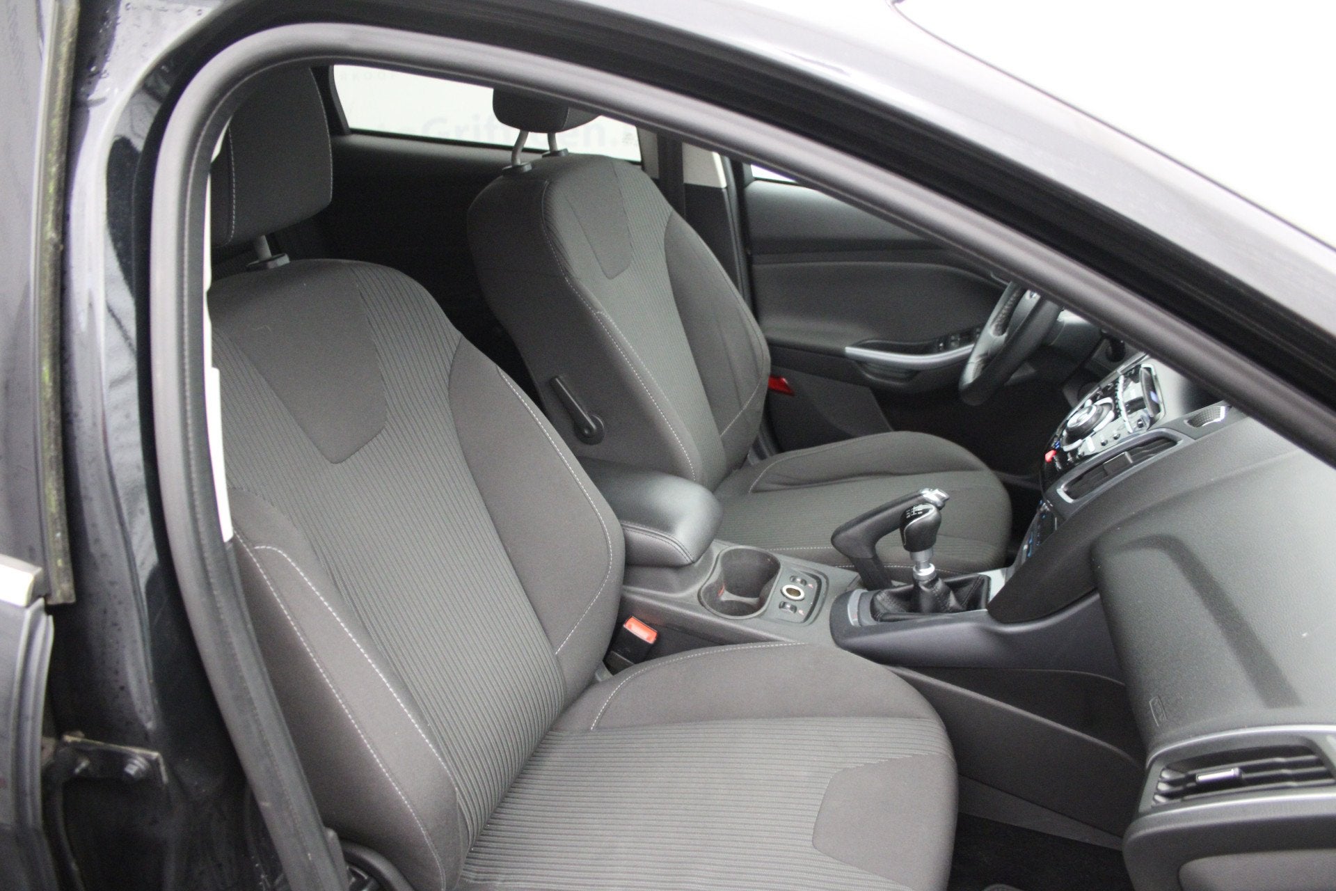 Foto 13 van Ford FOCUS Wagon 1.0 EcoBoost Titanium nette station met tre