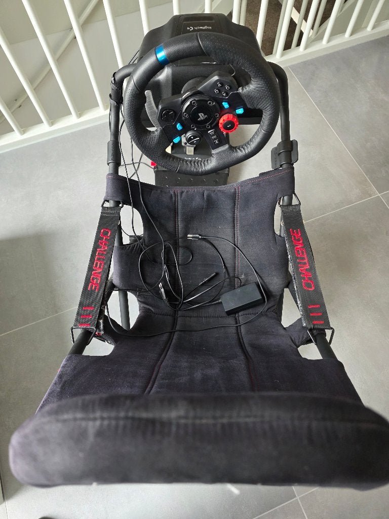 Playseat gamestoel met logitech g29 recestuur/pedalen, Spelcomputers en Games, Ophalen, Zo goed als nieuw, Playseat of Racestoel