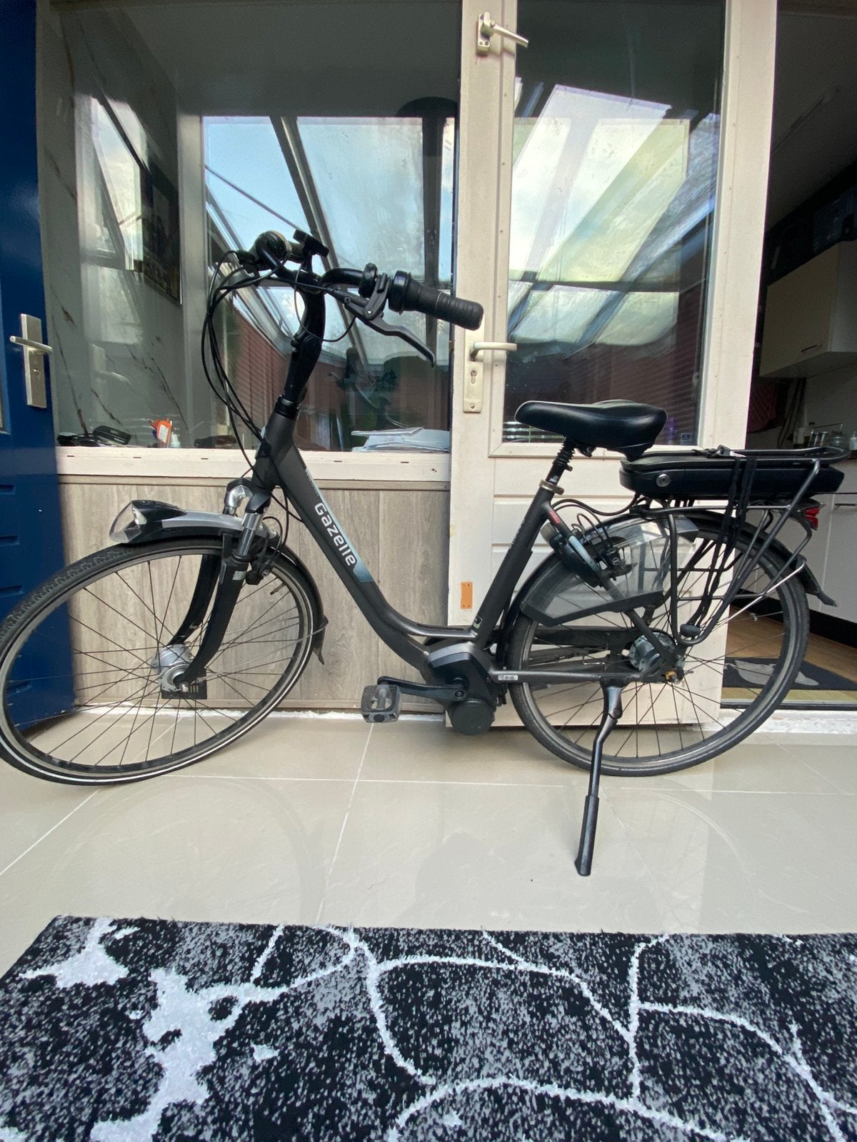 Gazelle E-Bike C8 - met 2 accu’s, Ophalen, Zo goed als nieuw, 47 tot 51 cm, 50 km per accu of meer