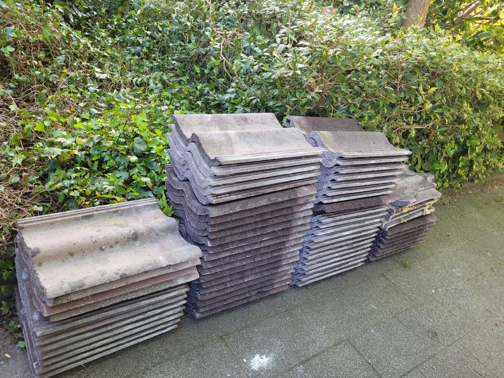 Gratis af te halen, Doe-het-zelf en Verbouw, Dakpannen en Dakbedekking, Steen of Klei, Ophalen of Verzenden, 15 m² of meer, Dakpannen