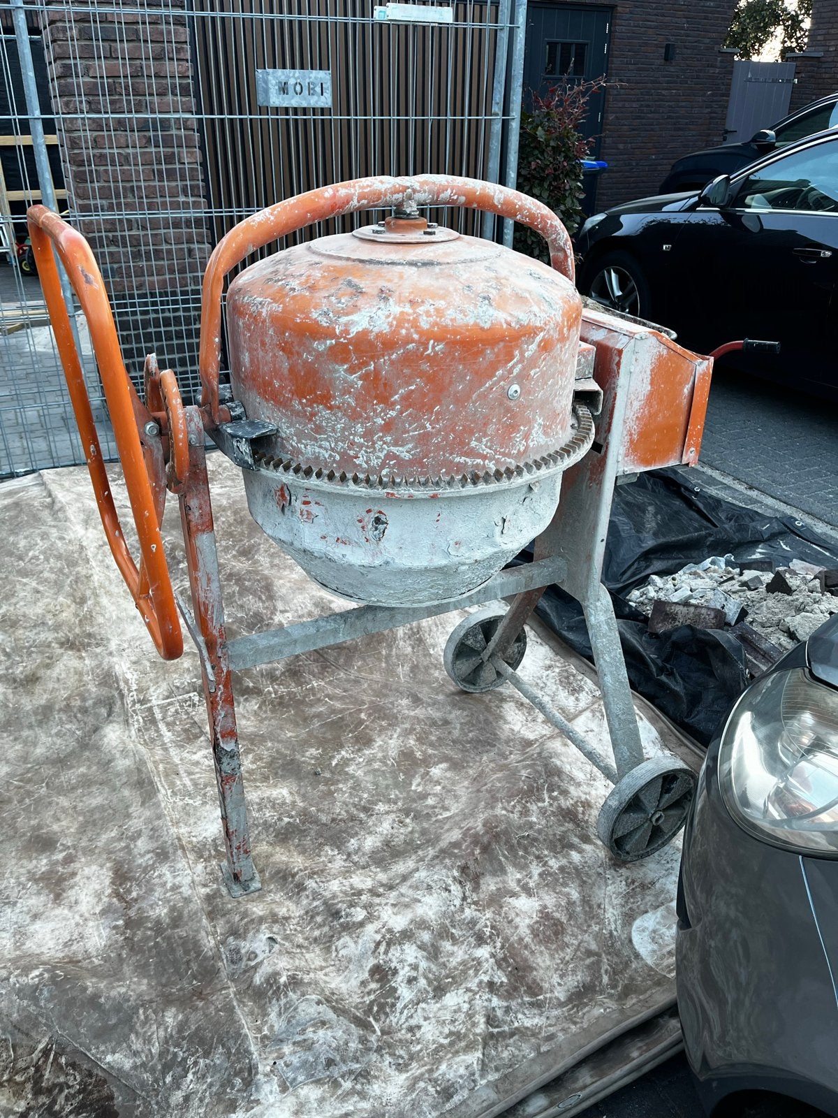 Betonmolen - Oranje, Gebruikt maar Functioneel, Ophalen, Gebruikt