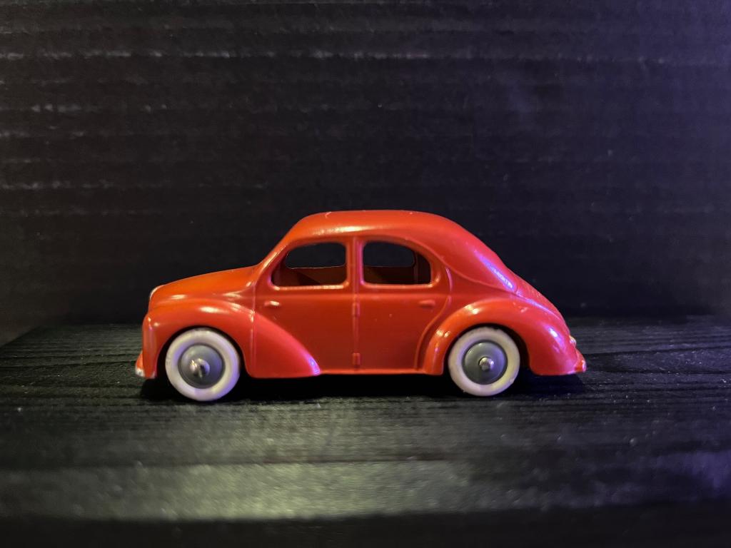 CIJ Models Renault 4, Hobby en Vrije tijd, Modelauto's | 1:43, Ophalen of Verzenden, Zo goed als nieuw, Auto, Overige merken