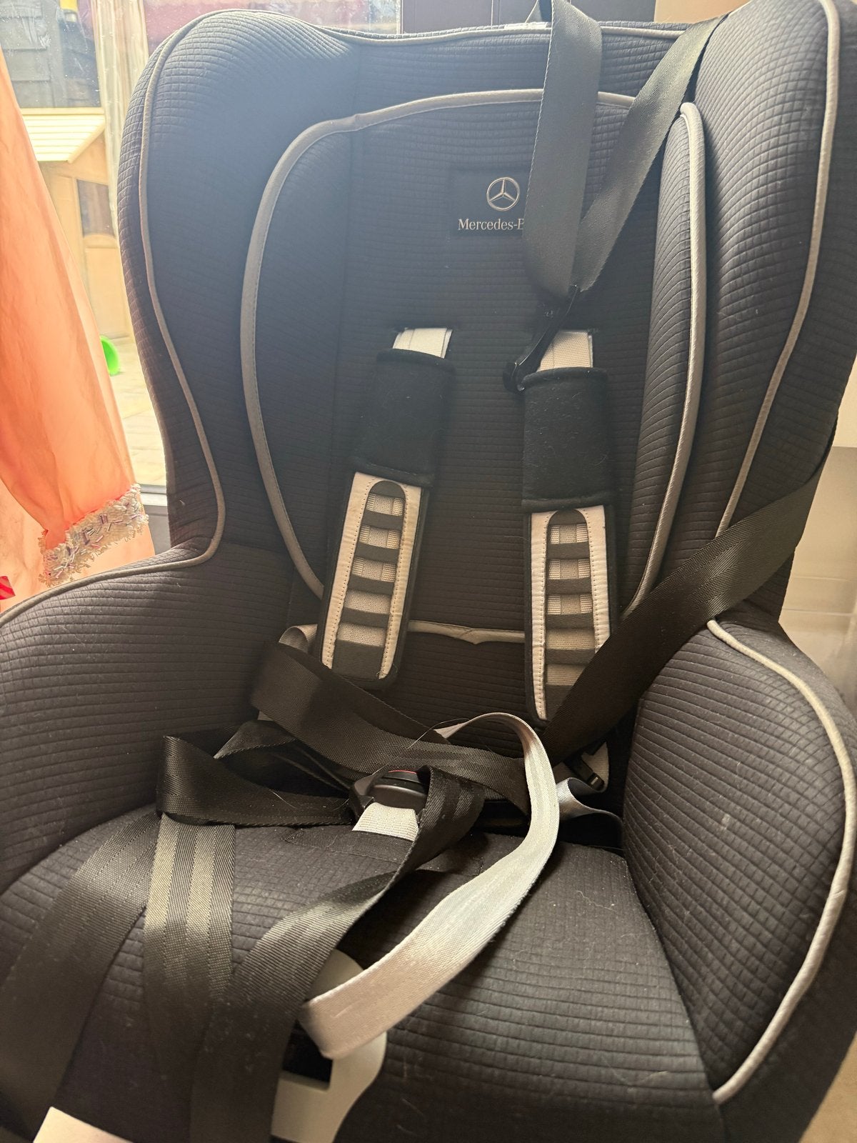 Mercedes-Benz Kinderzitje - Zo goed als nieuw, Kinderen en Baby's, Autogordel of Isofix, Verstelbare rugleuning, Zo goed als nieuw