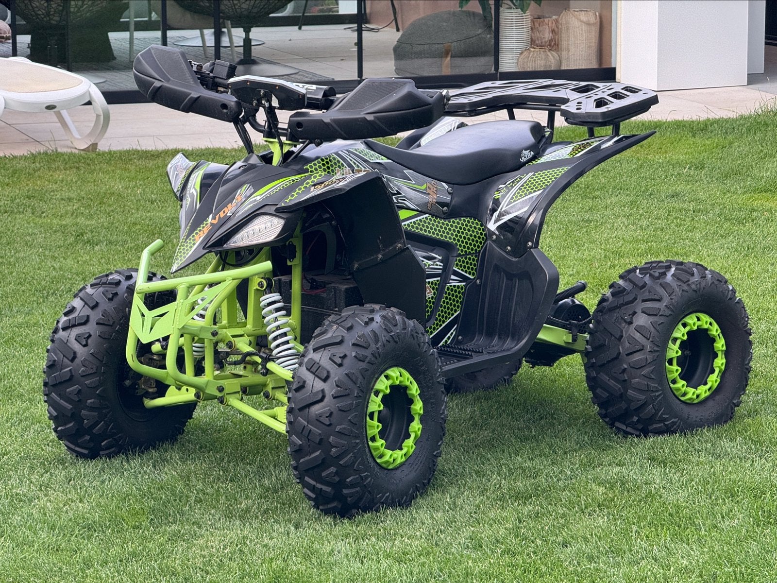 Bijna nieuwe elektrische quad 1500 watt Ultra Motors 424 km, Fietsen en Brommers, Minibikes, Midibikes en Pitbikes, Ophalen
