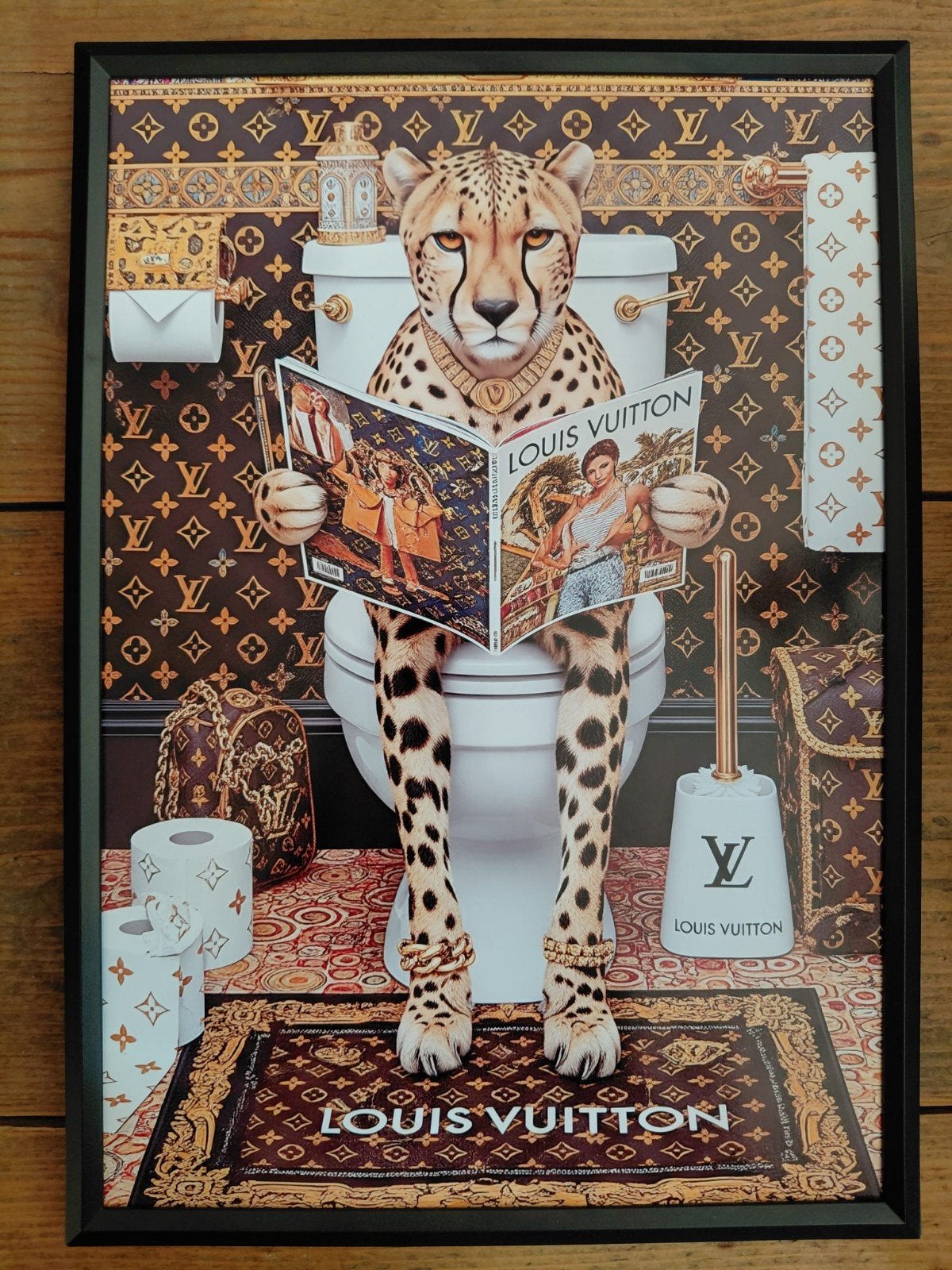 Cheetah op Toilet Poster - 21x30cm, Huis en Inrichting, Minder dan 50 cm, Nieuw, Ophalen of Verzenden, Foto of Poster