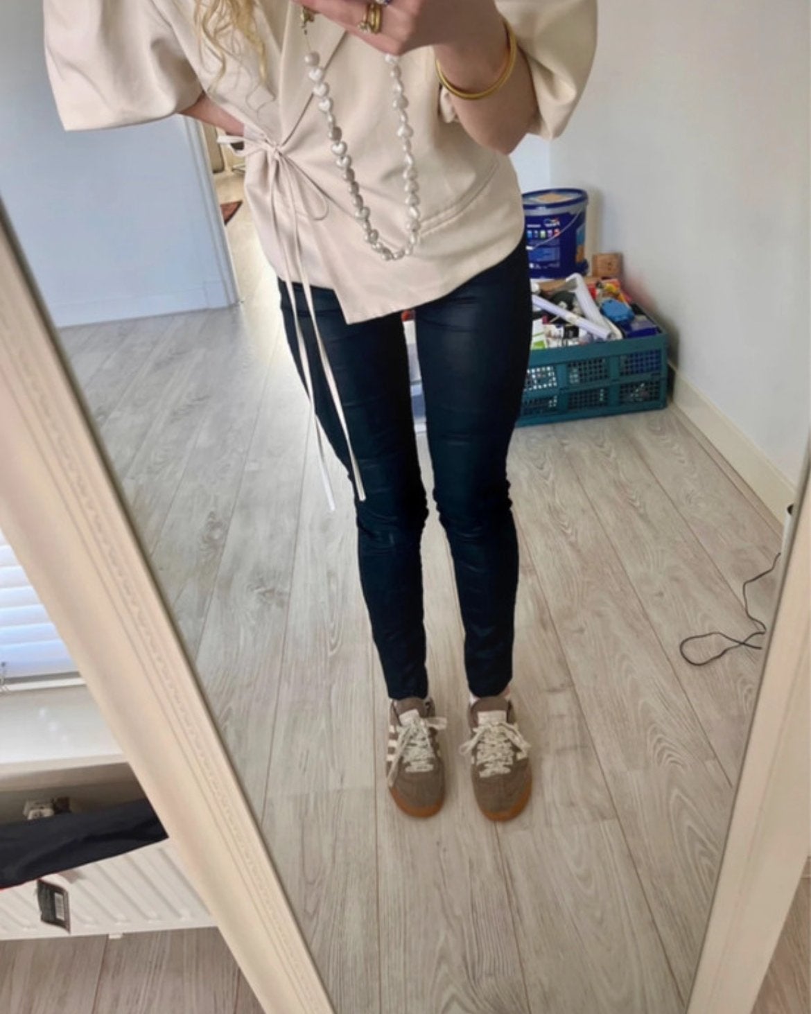 H&M Zwarte gecoate skinny jeans - Maat 34 (XS), Verzenden, Zwart, Zo goed als nieuw, Maat 34 (XS) of kleiner