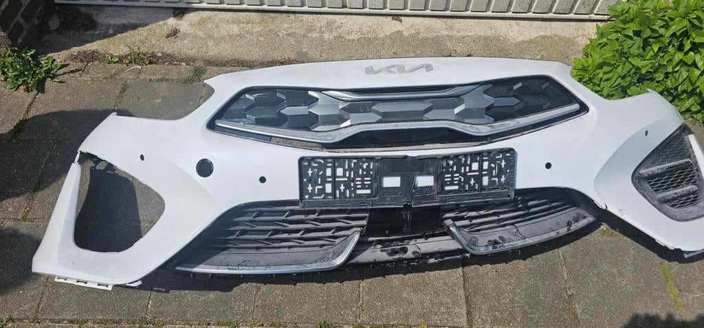 Beschadigde Bumper Kia Ceed 2024 - Voorzijde, Auto-onderdelen, Ophalen of Verzenden, Voor, Kia, Bumper