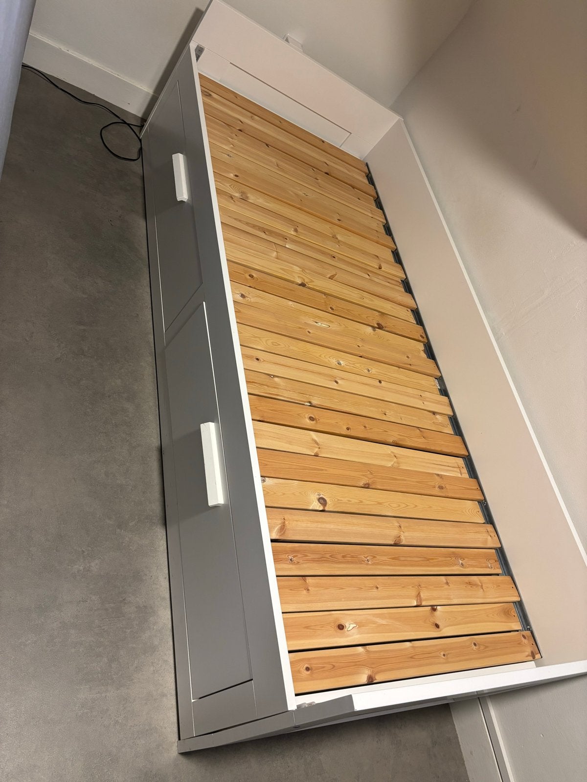 IKEA Brimnes uitschuif bedbank met 2 lades en lattenbodem, Ophalen, Eenpersoons, Wit, 80 cm