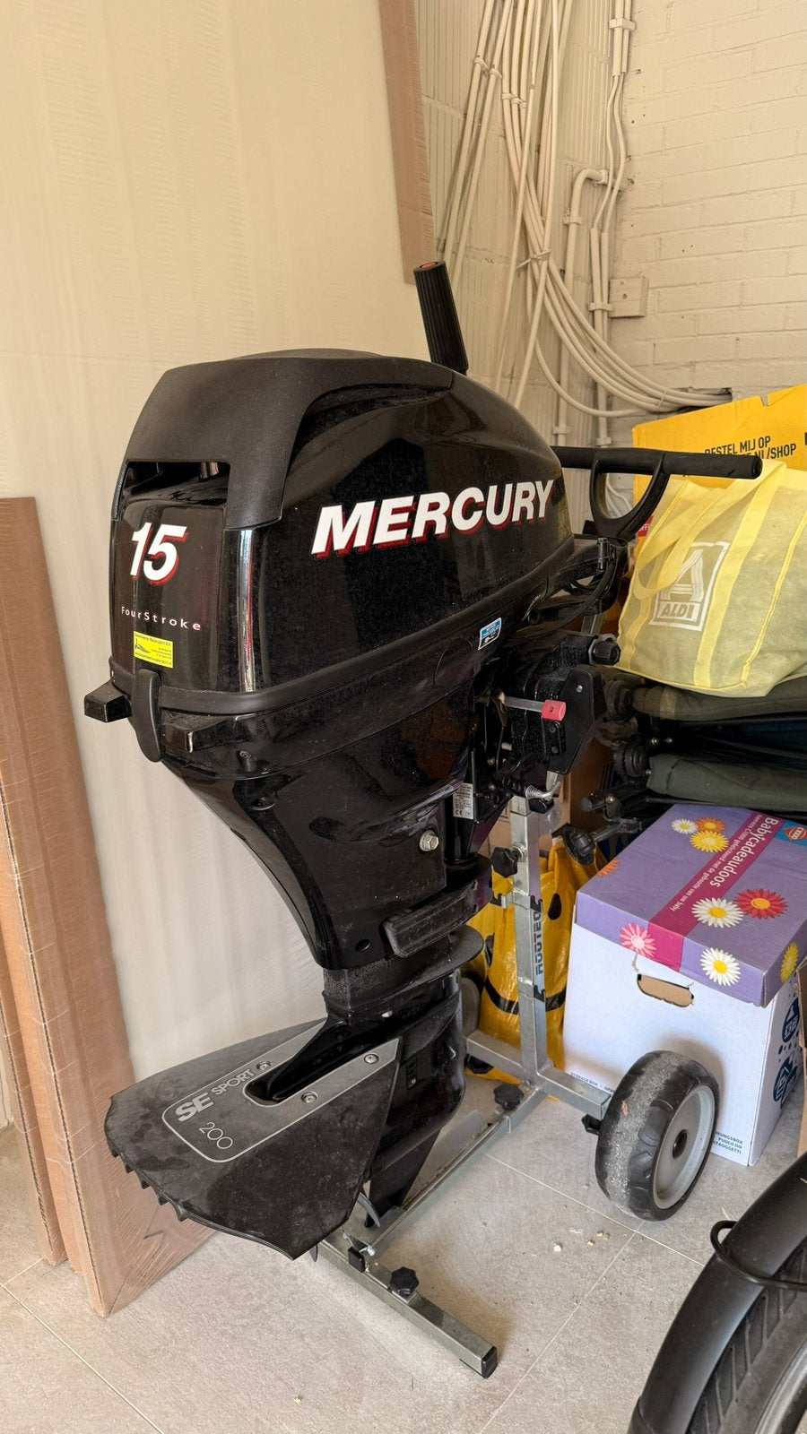 Mercury 20pk kortstaart nieuwstaat inc motor standaard, Watersport en Boten, Ophalen, 10 tot 30 pk, Zo goed als nieuw, Buitenboordmotor