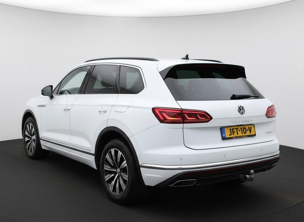 Volkswagen Touareg 3.0 TSi eHybrid ATMOSPHERE 4MOTION TREKHA, Auto's, Volkswagen, 12 maanden, Gebruikt, 2327 kg, Wit
