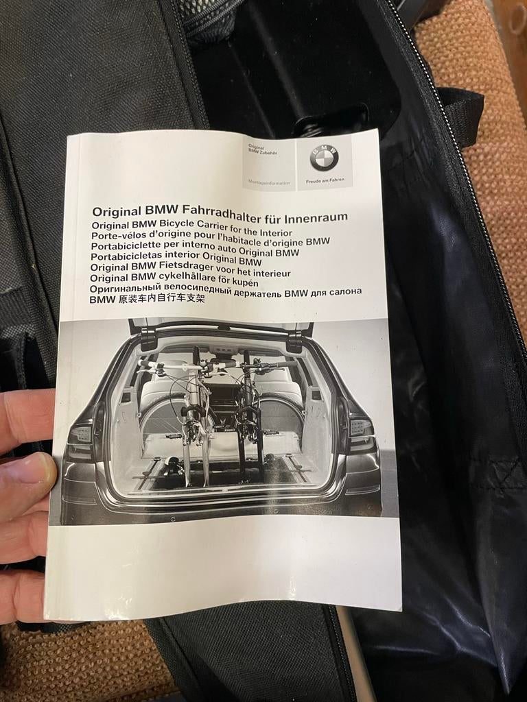 Originele BMW Fietsendrager voor interieur 5 Serie (F10/F11), Auto diversen, Fietsendragers, Ophalen, 2 fietsen, Nieuw, Fietsendrager-accessoire