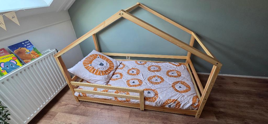 Leuk bedhuisje te koop, 85 tot 100 cm, Gebruikt, Ophalen of Verzenden, Lattenbodem
